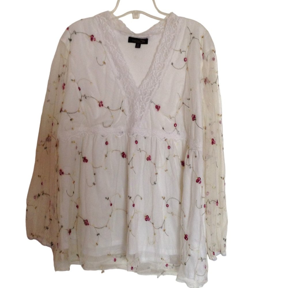 Suzanne Betro White Floral ladies Blouse 2x
